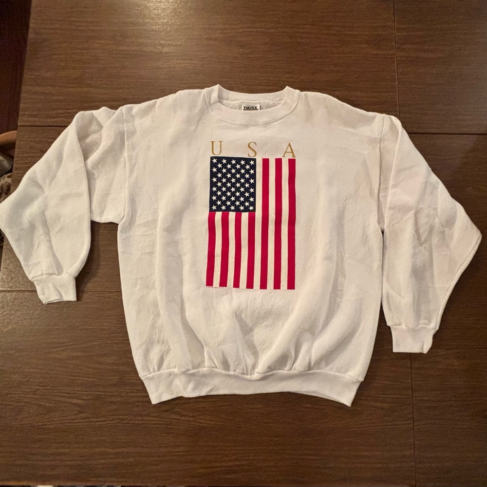 USA American flag white sweatshirt. Men/Women Size large – GUC.